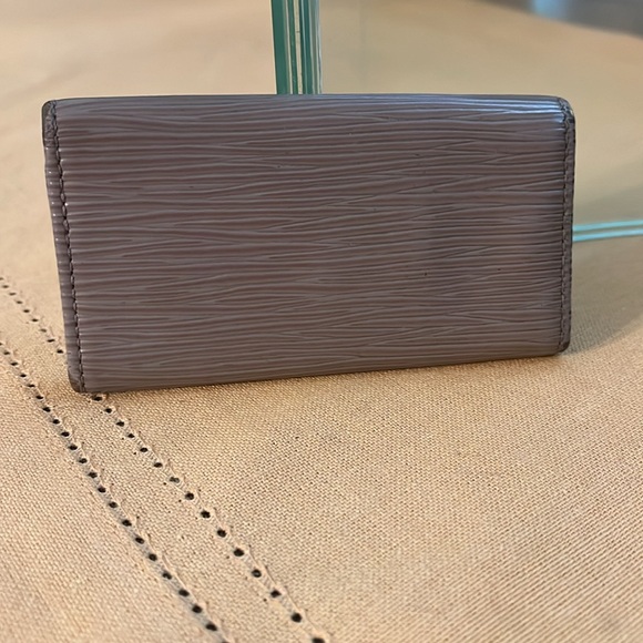 Louis Vuitton Gray Leather Key Holder - Picture 8 of 8